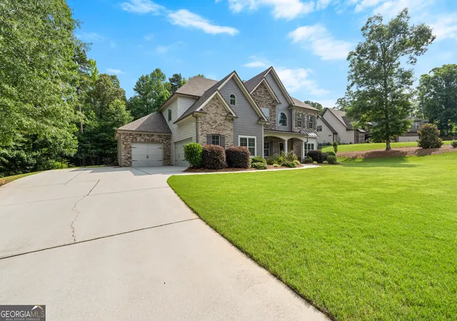 Photo 3 of Single family home for sale at 155 Southmill Ln, Senoia, GA 30276 | MLS# 10788392 | Listing updated on 2026-09-15