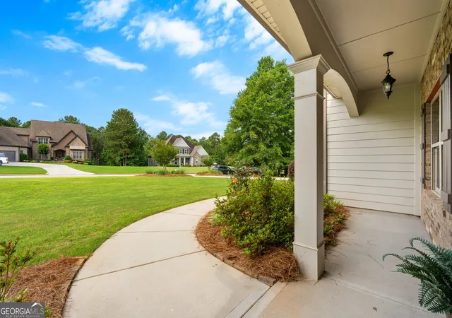 Photo 4 of Single family home for sale at 155 Southmill Ln, Senoia, GA 30276 | MLS# 10788392 | Listing updated on 2026-09-15