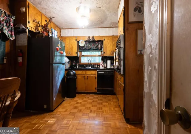 3rd image of 2738 Black Forest Trl Sw, Atlanta, GA 30331 | MLS# 10816051