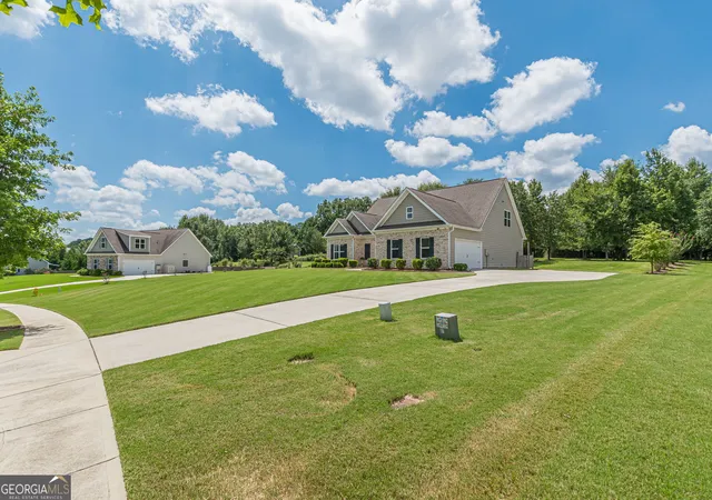 2nd image of 1126 Birchwood Dr, Griffin, GA 30224 | MLS# 10829121