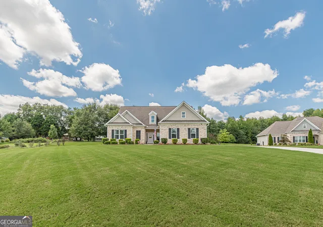 Photo 3 of Sale Pending at 1126 Birchwood Dr, Griffin, GA 30224 | MLS# 10829121 | Listing updated on 2026-09-15