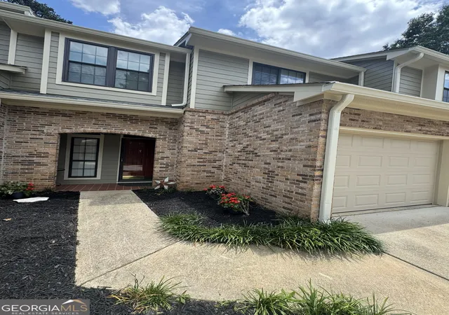 Photo 4 of Townhouse for sale at 628 Granby Hl Pl, Alpharetta, GA 30022 | MLS# 10787896 | Listing updated on 2026-07-12