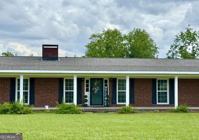 Photo 3 of Single family home for sale at 201 Burketts Ferry Rd, Hazlehurst, GA 31539 | MLS# 10678740 | Listing updated on 2026-09-05
