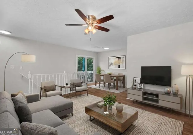 3rd image of 1356 Old Coach Rd Sw, Marietta, GA 30008 | MLS# 10815922