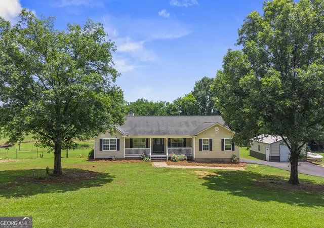 Homes for sale in Royston, GA | 1649 Brays Lake Rd, Royston, GA 30662 | MLS# 10784968
