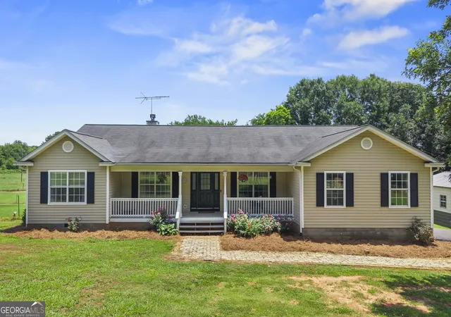 Homes for sale in Royston, GA | 1649 Brays Lake Rd, Royston, GA 30662 | MLS# 10784968