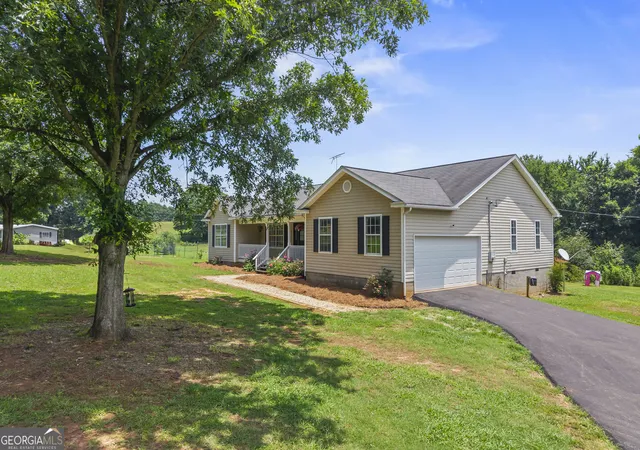 Homes for sale in Royston, GA | 1649 Brays Lake Rd, Royston, GA 30662 | MLS# 10784968