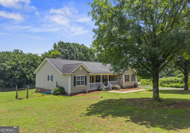 Homes for sale in Royston, GA | 1649 Brays Lake Rd, Royston, GA 30662 | MLS# 10784968