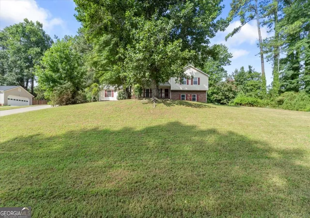 Photo 4 of Sale Pending at 310 Timber Laurel Ln, Lawrenceville, GA 30043 | MLS# 10820964 | Listing updated on 2026-09-18