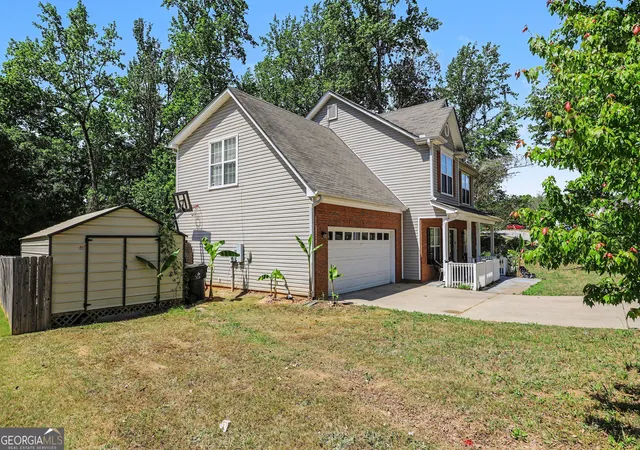 Photo 3 of Single family home for sale at 1471 Silverstone Trl, Jonesboro, GA 30238 | MLS# 10726179 | Listing updated on 2026-08-22
