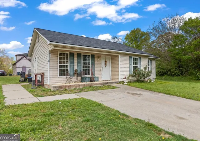 Photo 3 of Sale Pending at 315 E Central Ave, Griffin, GA 30223 | MLS# 10805501 | Listing updated on 2026-10-03