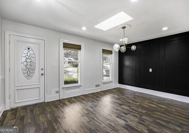 Photo 3 of Single family home for sale at 1305 Bellemeade Cir Sw, Mableton, GA 30126 | MLS# 10654198 | Listing updated on 2026-10-08