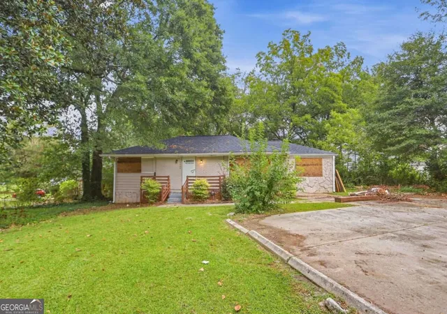 Photo 1 of Sale Pending at 2004 Meadow Ln, Decatur, GA 30032 | MLS# 10854684 | Listing updated on 2026-10-28