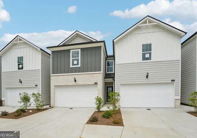 Photo 4 of Sale Pending at 7840 Marie Way, Fairburn, GA 30213 | MLS# 10723565 | Listing updated on 2026-09-01