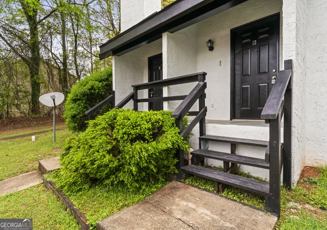 3rd image of 8506 Pineland Dr, Jonesboro, GA 30238 | MLS# 10781019