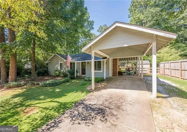 Photo 3 of Sale Pending at 407 Jon Scott Dr, Alpharetta, GA 30009 | MLS# 10597511 | Listing updated on 2026-09-23