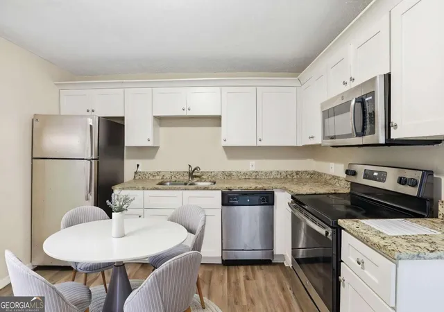 Photo 2 of Single family home for sale at 914 Mercury Dr NW, Atlanta, GA 30331 | MLS# 10780295 | Listing updated on 2026-08-07
