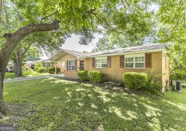 Photo 3 of Single family home for sale at 116 Sonja Dr, Warner Robins, GA 31088 | MLS# 10824760 | Listing updated on 2026-08-26