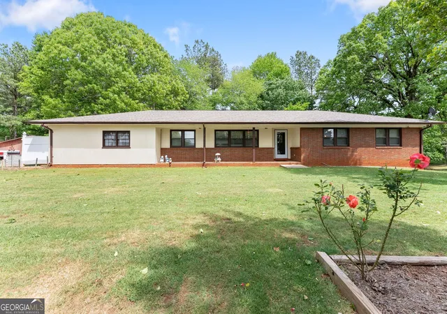 Homes for sale in Mount Airy, GA | 4508 Dicks Hill Pkwy, Mount Airy, GA 30563 | MLS# 10755418