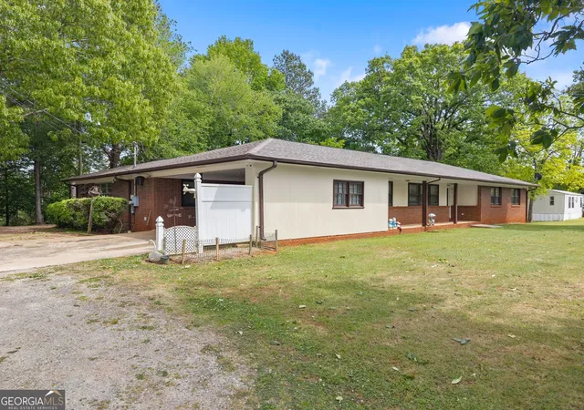 Homes for sale in Mount Airy, GA | 4508 Dicks Hill Pkwy, Mount Airy, GA 30563 | MLS# 10755418