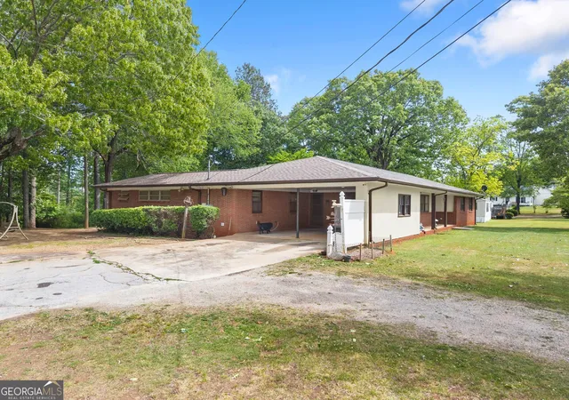 Homes for sale in Mount Airy, GA | 4508 Dicks Hill Pkwy, Mount Airy, GA 30563 | MLS# 10755418