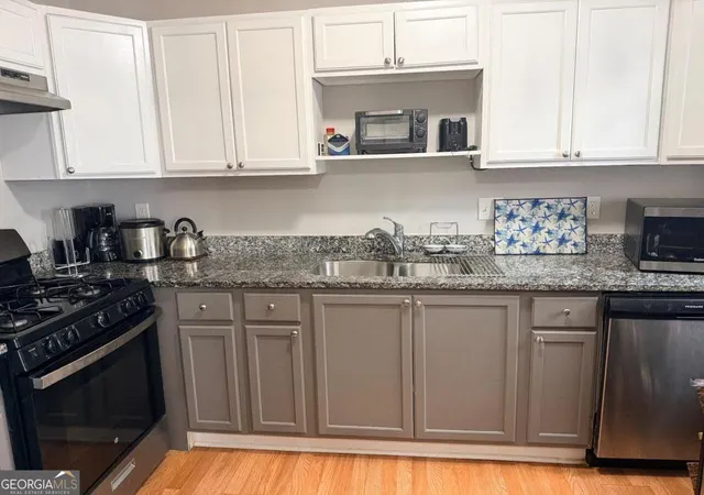 Photo 3 of Sale Pending at 2057 Lenoa Ln, Austell, GA 30106 | MLS# 10764725 | Listing updated on 2026-09-24