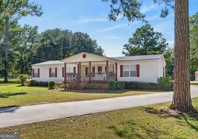 Photo 3 of Manufactured home for sale at 1444 Courthouse Rd, Guyton, GA 31312 | MLS# 10833802 | Listing updated on 2026-09-10