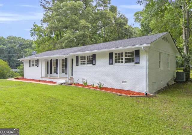 Photo 2 of Single family home for sale at 210 Edgewood Dr, Athens, GA 30606 | MLS# 10771302 | Listing updated on 2026-09-12