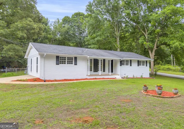 Photo 2 of Single family home for sale at 210 Edgewood Dr, Athens, GA 30606 | MLS# 10771302 | Listing updated on 2026-09-12