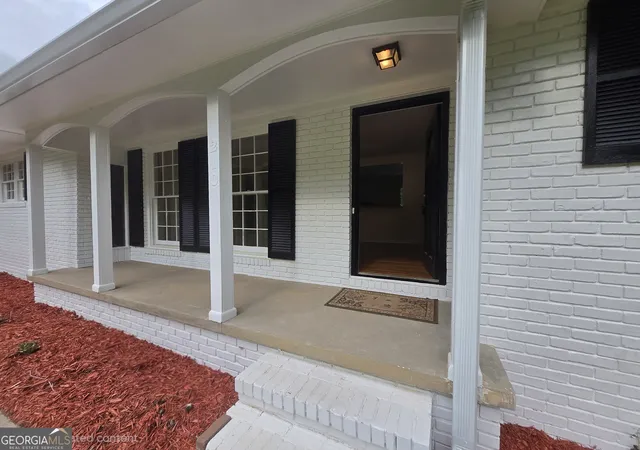 Photo 3 of Single family home for sale at 210 Edgewood Dr, Athens, GA 30606 | MLS# 10771302 | Listing updated on 2026-09-12