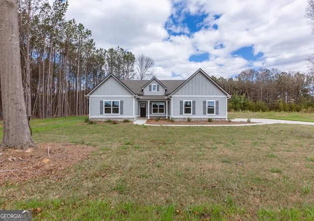 Photo 3 of Single family home for sale at 1060 Patterson Rd, Griffin, GA 30223 | MLS# 10835783 | Listing updated on 2026-10-05