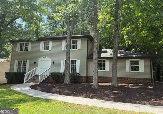 Photo 2 of Single family home for sale at 5264 Golfcrest Cir, Stone Mountain, GA 30088 | MLS# 10798769 | Listing updated on 2026-08-07