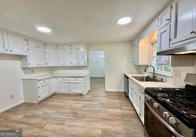 Photo 4 of Single family home for sale at 5264 Golfcrest Cir, Stone Mountain, GA 30088 | MLS# 10798769 | Listing updated on 2026-08-07