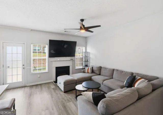 Photo 3 of Townhouse for sale at 2550 Capella Cir SW, Atlanta, GA 30331 | MLS# 10807203 | Listing updated on 2026-09-23