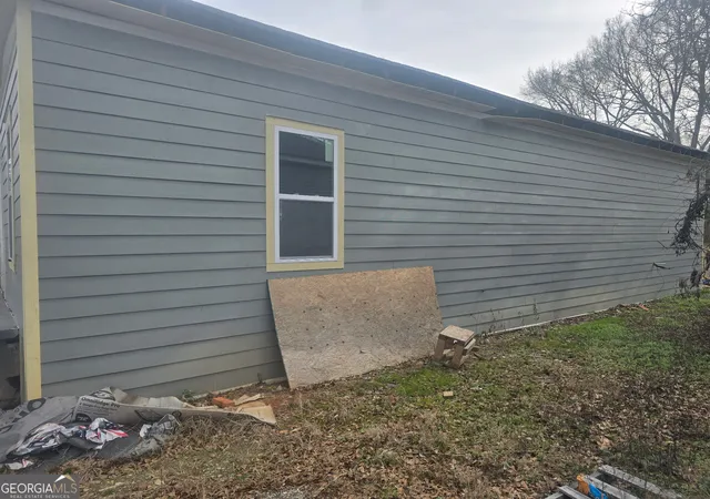 Photo 3 of Single family home for sale at 142 Spalding St, Griffin, GA 30223 | MLS# 10808885 | Listing updated on 2026-08-03