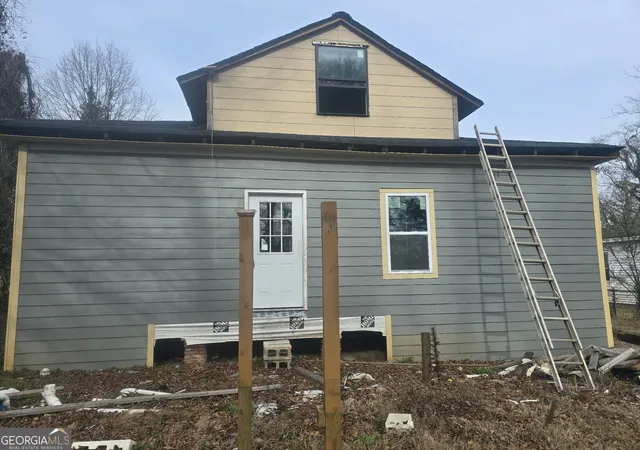 Photo 4 of Single family home for sale at 142 Spalding St, Griffin, GA 30223 | MLS# 10808885 | Listing updated on 2026-08-03