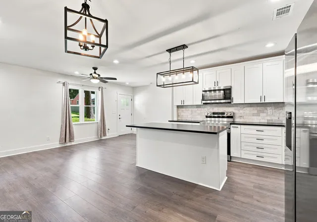 Photo 4 of Single family home for sale at 2020 North Ave Nw, Atlanta, GA 30318 | MLS# 10826875 | Listing updated on 2026-10-03