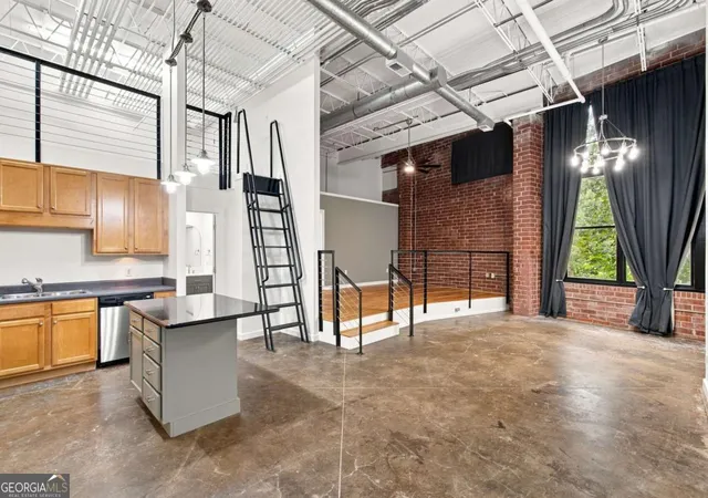 Listing Photo 3 - Condo for sale in building located at 174 Chester Ave Se, Atlanta, GA 30316 - Unit #110