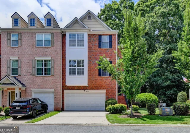 Townhouse for sale at 5276 Wellsley Bnd, Johns Creek, GA 30005 | MLS# 10807363