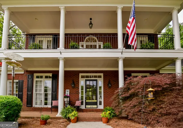 Photo 2 of Single family home for sale at 1060 Fox Holw Ct, Statham, GA 30666 | MLS# 10678413 | Listing updated on 2026-08-17