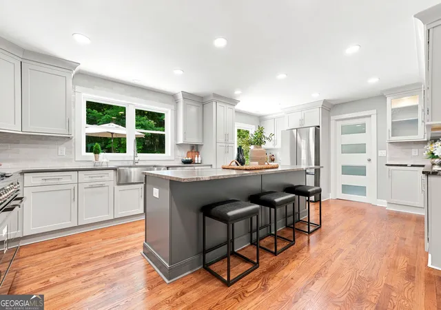 Photo 3 of Single family home for sale at 265 Carriage Sta Cir, Roswell, GA 30075 | MLS# 10807615 | Listing updated on 2026-09-13