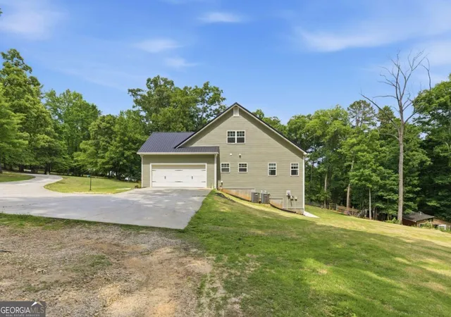 Homes for sale in Maysville, GA | 306 Oak Ridge Dr, Maysville, GA 30558 | MLS# 10779222