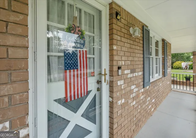 Photo 4 of Sale Pending at 1417 Pineview Cir, Douglasville, GA 30134 | MLS# 10833375 | Listing updated on 2026-09-01