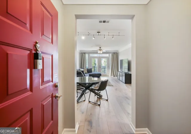 Listing Photo 2 - Condo for sale in building located at 400 17Th St Nw, Atlanta, GA 30363 - Unit #2125