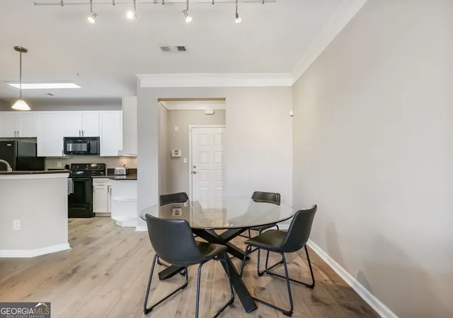 Listing Photo 3 - Condo for sale in building located at 400 17Th St Nw, Atlanta, GA 30363 - Unit #2125