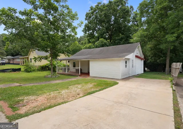 Photo 3 of Single family home for sale at 123 South Ave, Jonesboro, GA 30236 | MLS# 10794425 | Listing updated on 2026-08-29