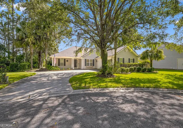 Photo 2 of Single family home for sale at 22 Shell Pointe Ct, Brunswick, GA 31525 | MLS# 10835426 | Listing updated on 2026-09-19