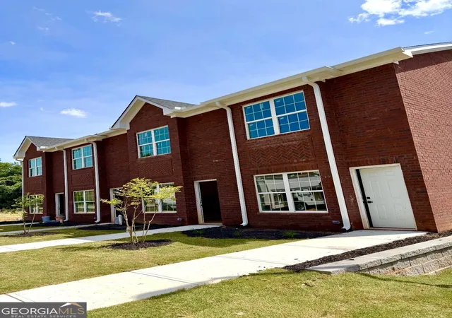 Photo 3 of Condo for sale at 2447 Ter View Nw, Gainesville, GA 30501 | MLS# 10785177 | Listing updated on 2026-08-18