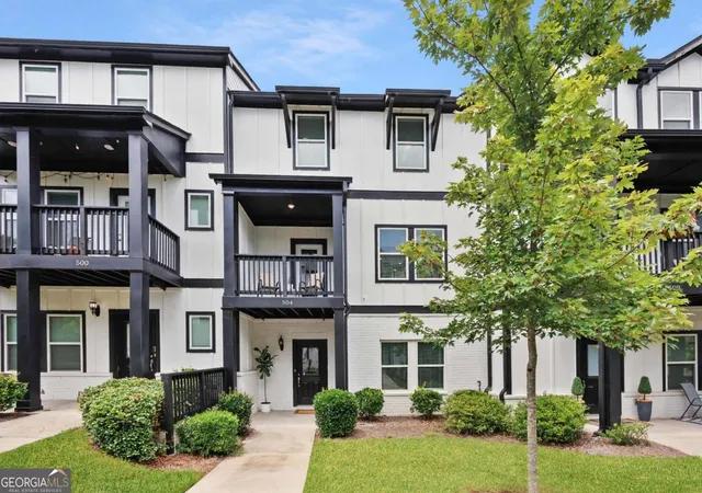 Photo 1 of Townhouse for sale at 504 Hampton Xing, Woodstock, GA 30188 | MLS# 10815534 | Listing updated on 2026-09-13