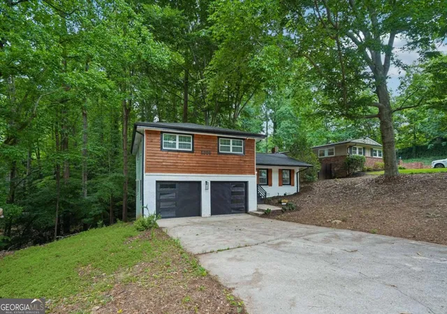 3rd image of 1564 Bubbling Creek Rd Ne, Brookhaven, GA 30319 | MLS# 10778184